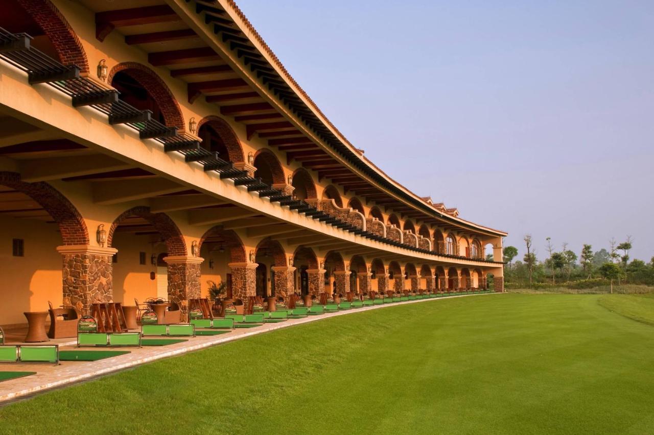 Sheraton Qingyuan Lion Lake Resort Buitenkant foto